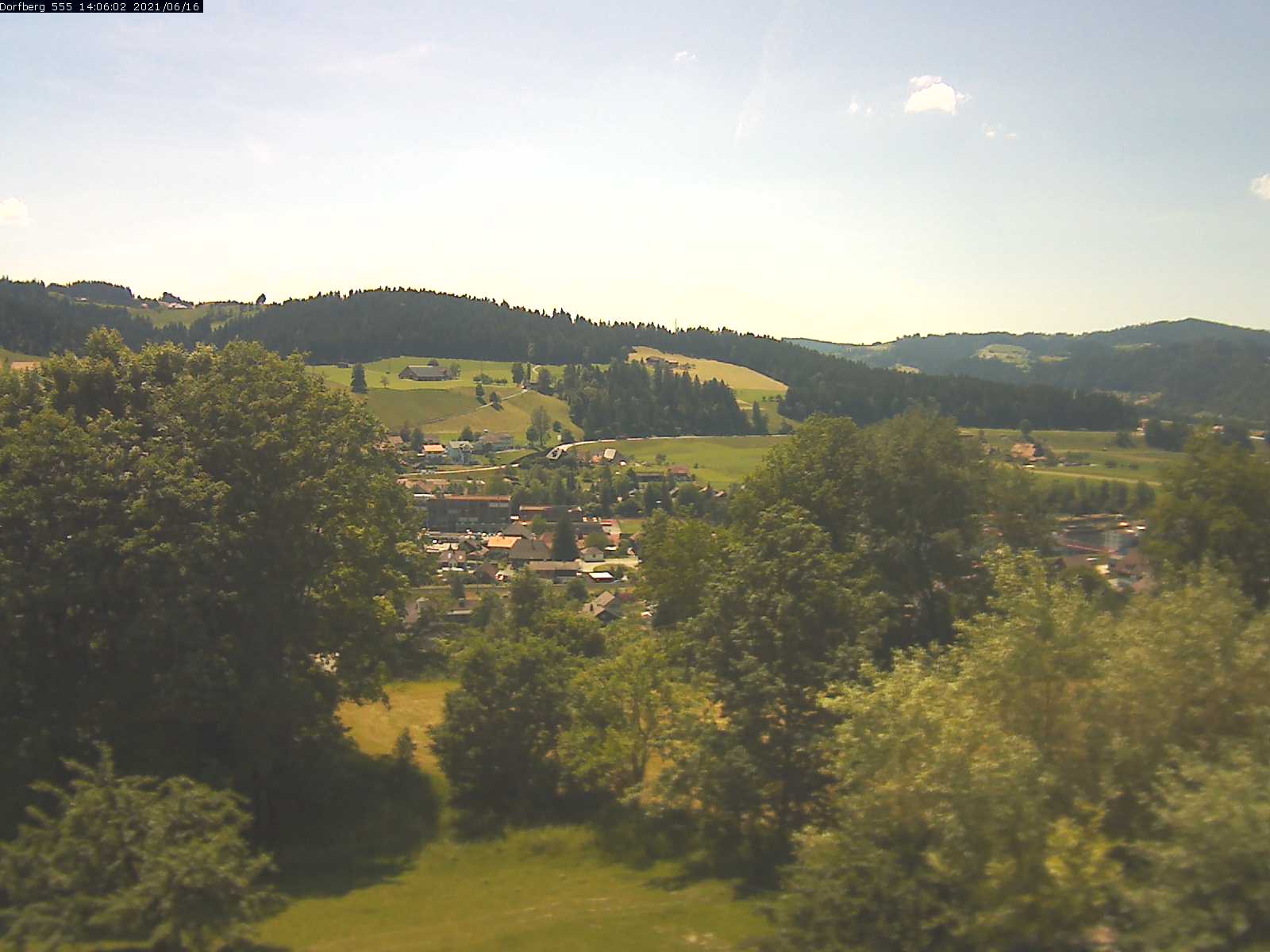 Webcam-Bild: Aussicht vom Dorfberg in Langnau 20210616-140601