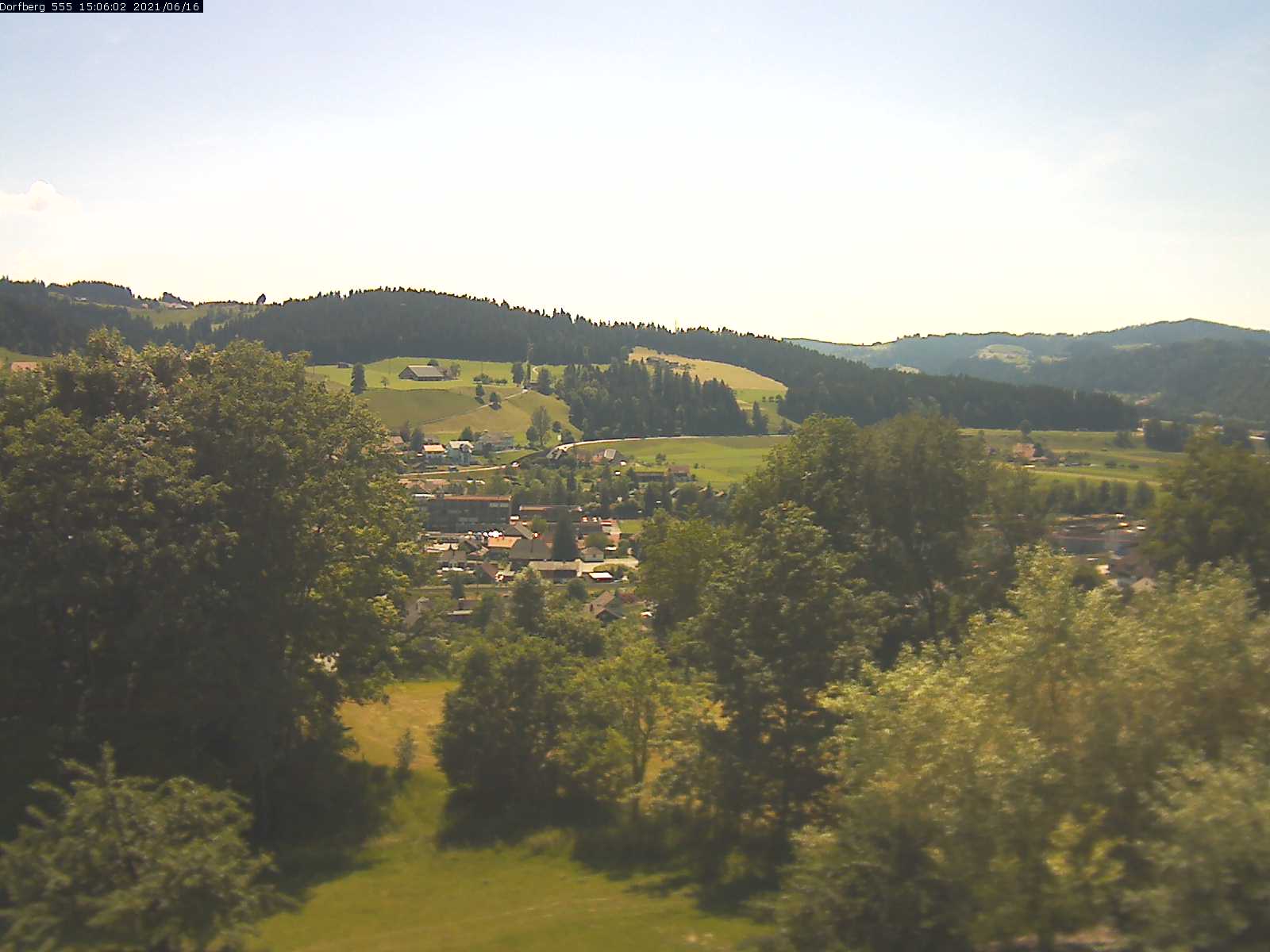 Webcam-Bild: Aussicht vom Dorfberg in Langnau 20210616-150601