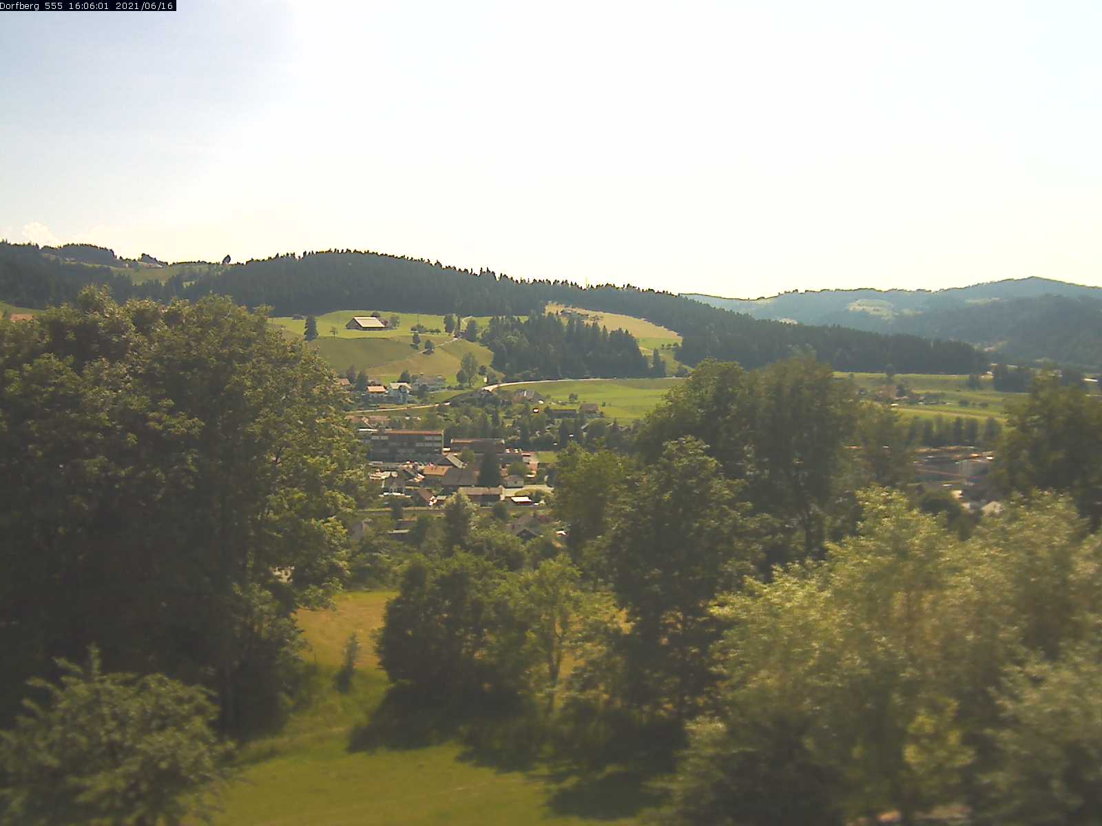 Webcam-Bild: Aussicht vom Dorfberg in Langnau 20210616-160601