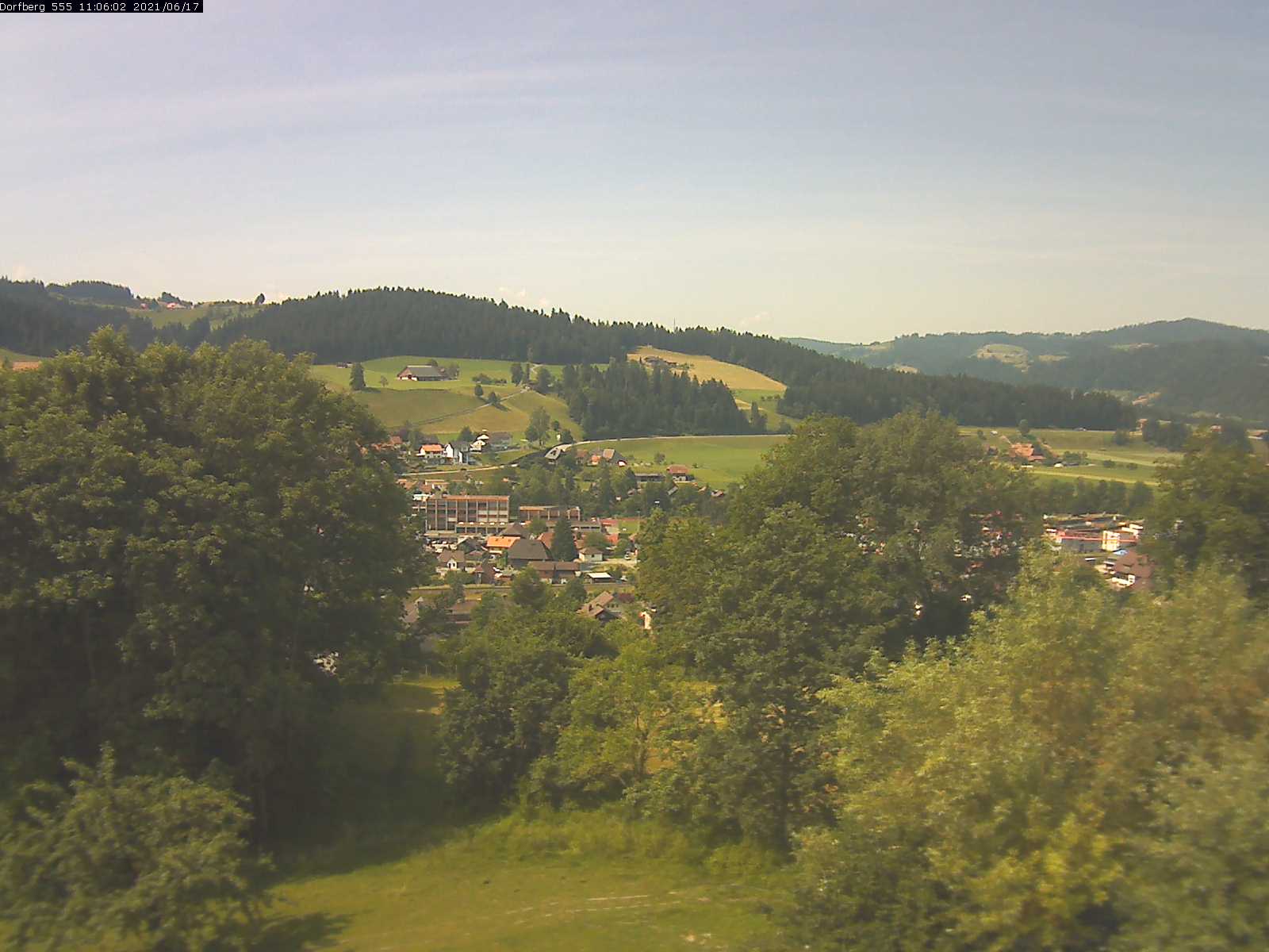 Webcam-Bild: Aussicht vom Dorfberg in Langnau 20210617-110601