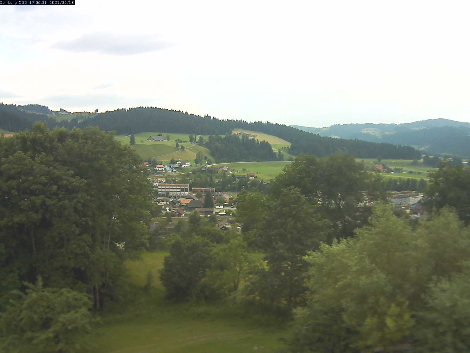Webcam-Bild: Aussicht vom Dorfberg in Langnau 20210618-170601