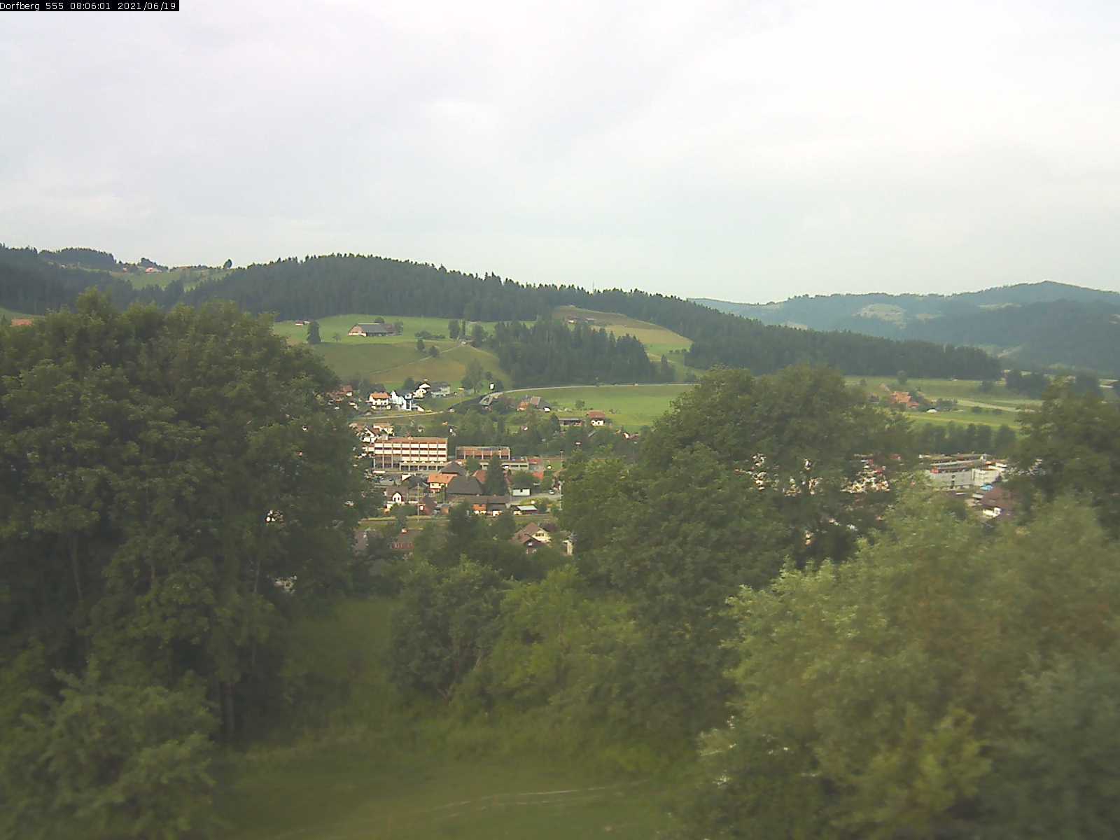 Webcam-Bild: Aussicht vom Dorfberg in Langnau 20210619-080601