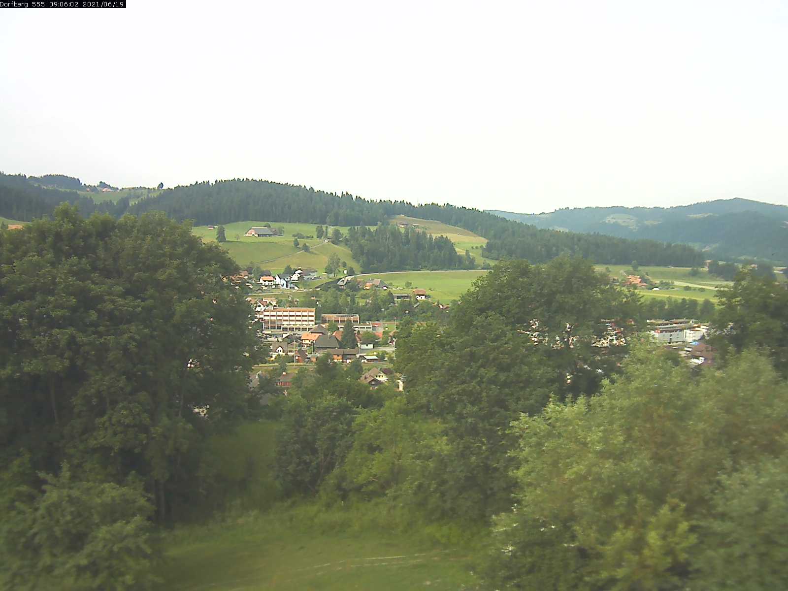 Webcam-Bild: Aussicht vom Dorfberg in Langnau 20210619-090602