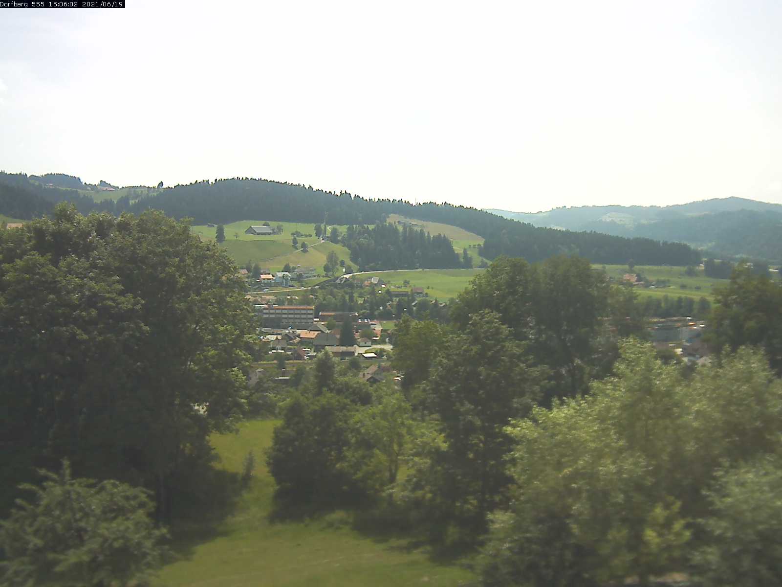 Webcam-Bild: Aussicht vom Dorfberg in Langnau 20210619-150601