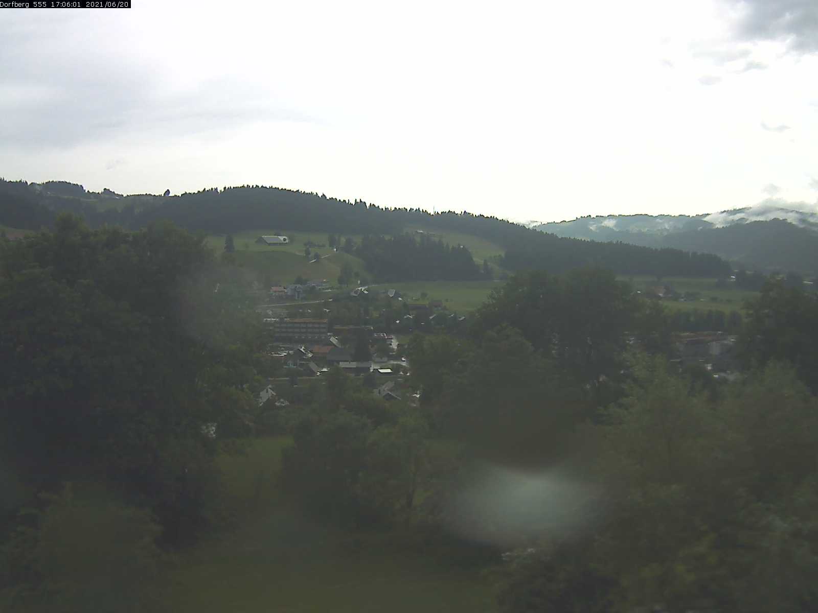 Webcam-Bild: Aussicht vom Dorfberg in Langnau 20210620-170601