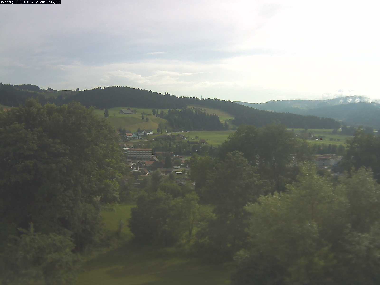 Webcam-Bild: Aussicht vom Dorfberg in Langnau 20210620-180601