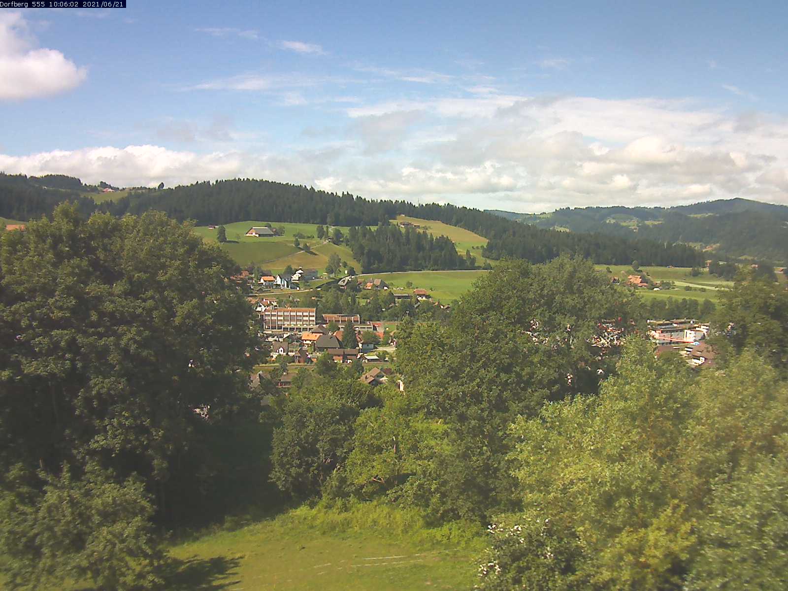 Webcam-Bild: Aussicht vom Dorfberg in Langnau 20210621-100601