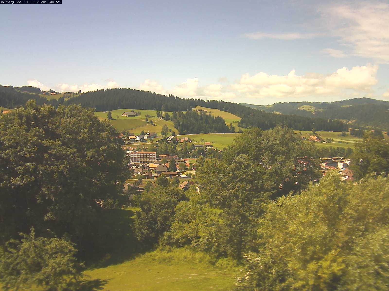 Webcam-Bild: Aussicht vom Dorfberg in Langnau 20210621-110601