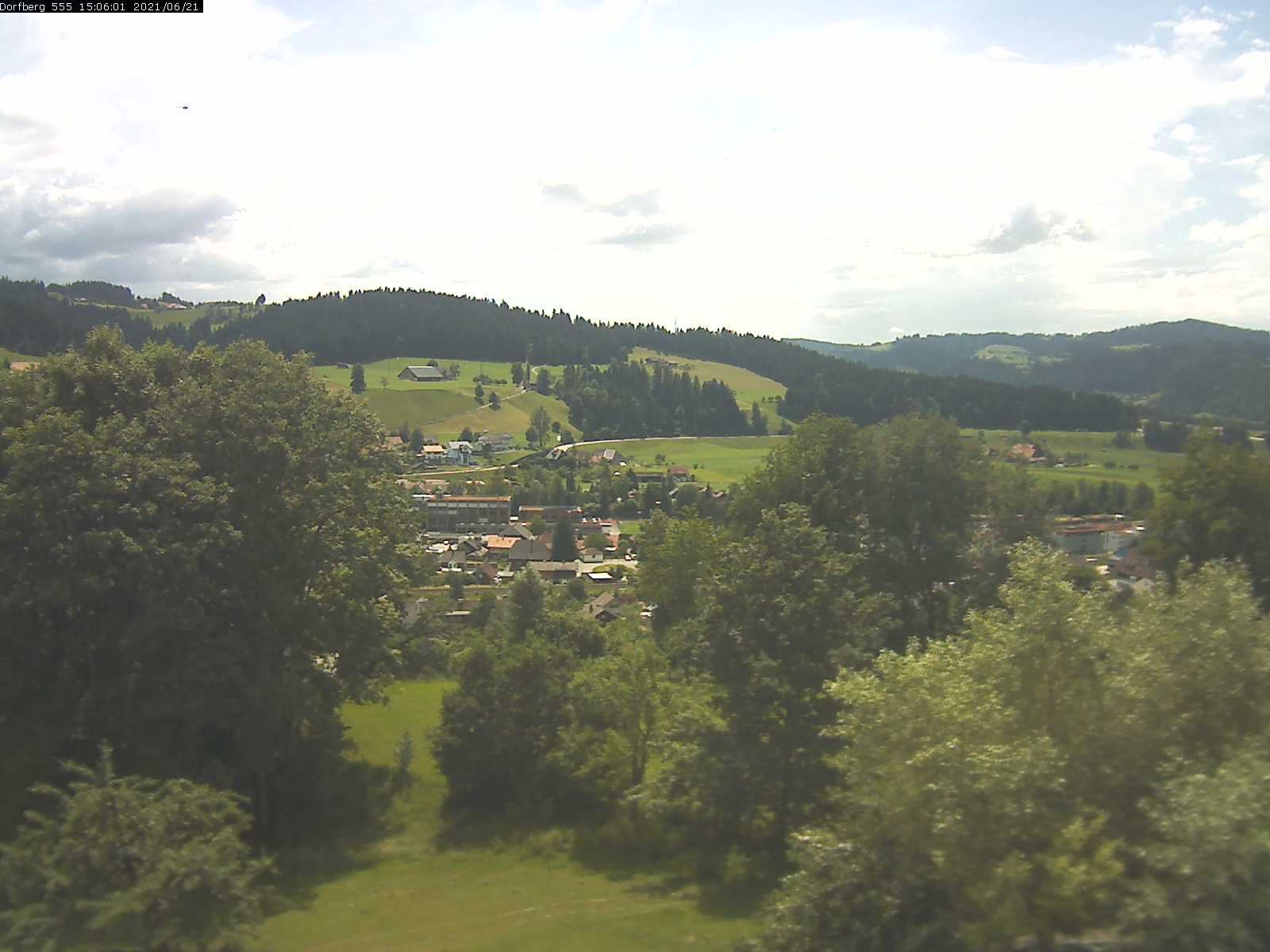 Webcam-Bild: Aussicht vom Dorfberg in Langnau 20210621-150601