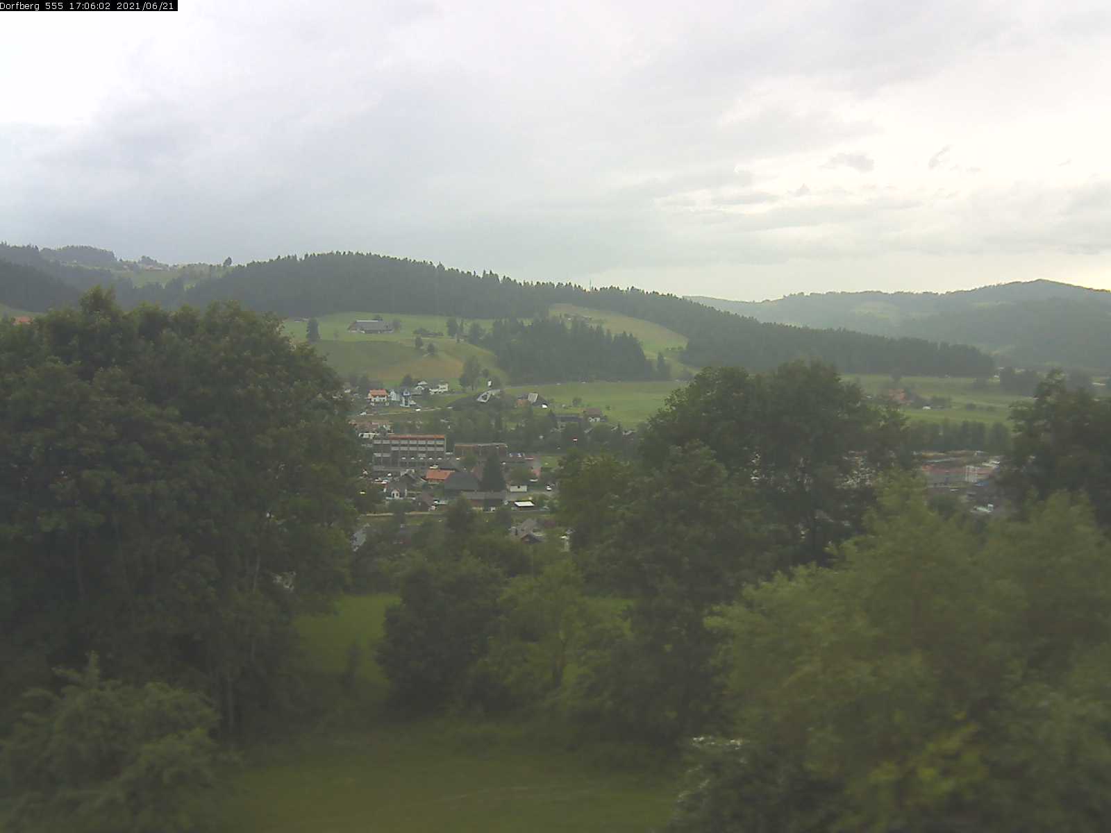 Webcam-Bild: Aussicht vom Dorfberg in Langnau 20210621-170601