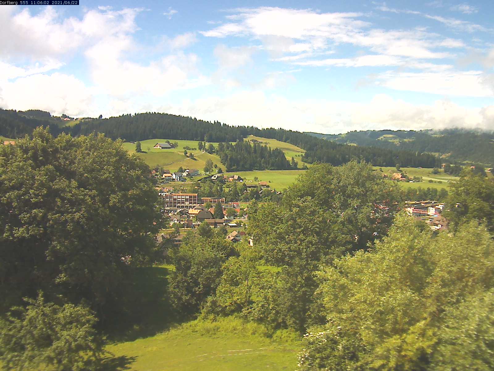 Webcam-Bild: Aussicht vom Dorfberg in Langnau 20210622-110601