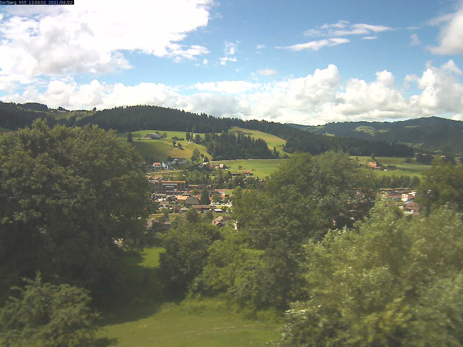 Webcam-Bild: Aussicht vom Dorfberg in Langnau 20210622-120601