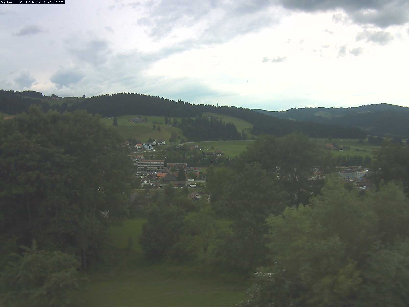 Webcam-Bild: Aussicht vom Dorfberg in Langnau 20210623-170601