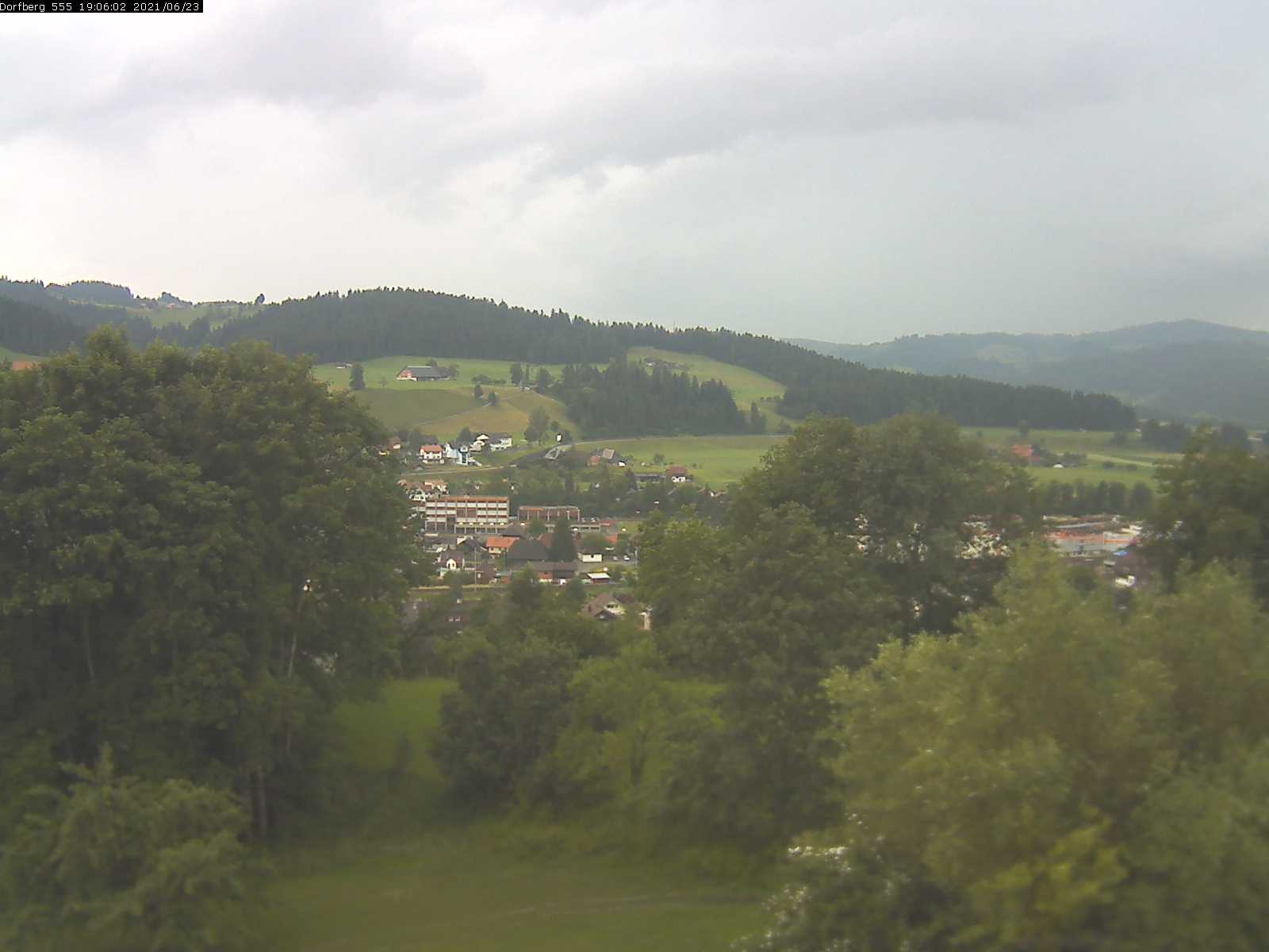 Webcam-Bild: Aussicht vom Dorfberg in Langnau 20210623-190601