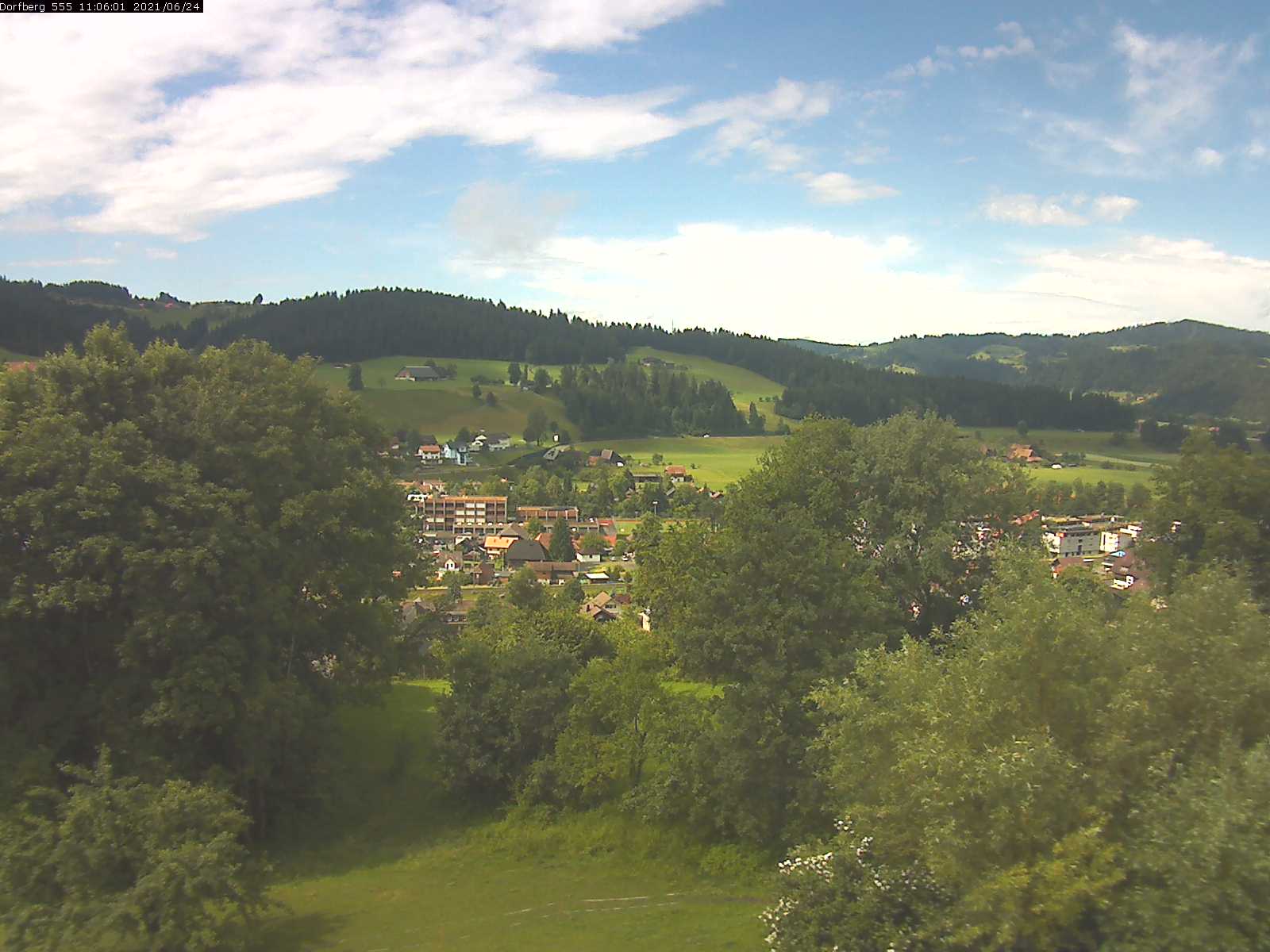 Webcam-Bild: Aussicht vom Dorfberg in Langnau 20210624-110601