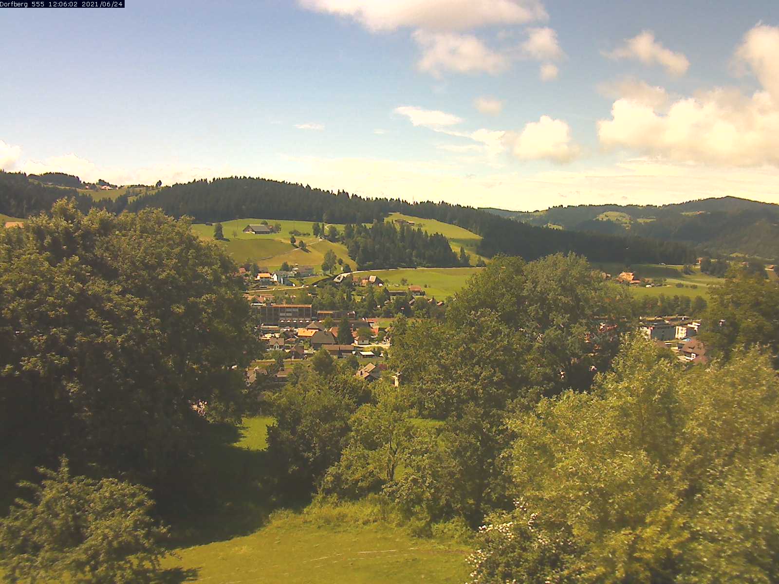 Webcam-Bild: Aussicht vom Dorfberg in Langnau 20210624-120601