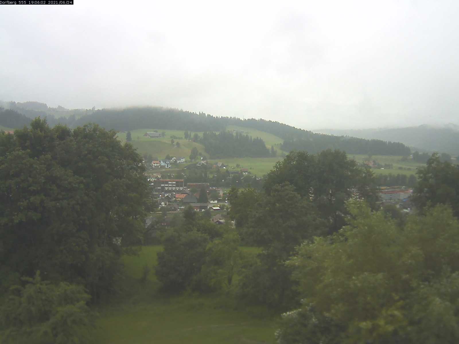 Webcam-Bild: Aussicht vom Dorfberg in Langnau 20210624-190601