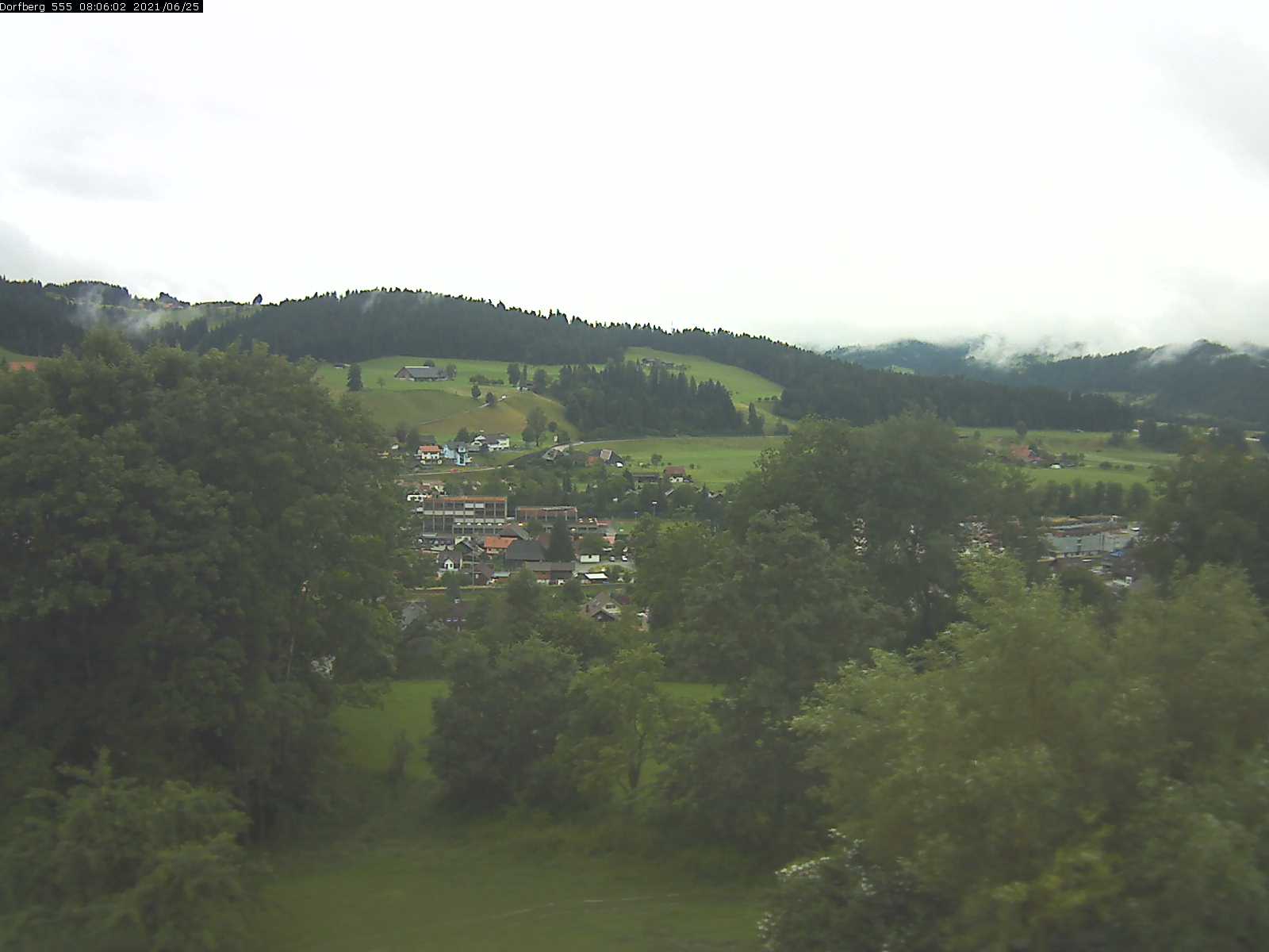 Webcam-Bild: Aussicht vom Dorfberg in Langnau 20210625-080601