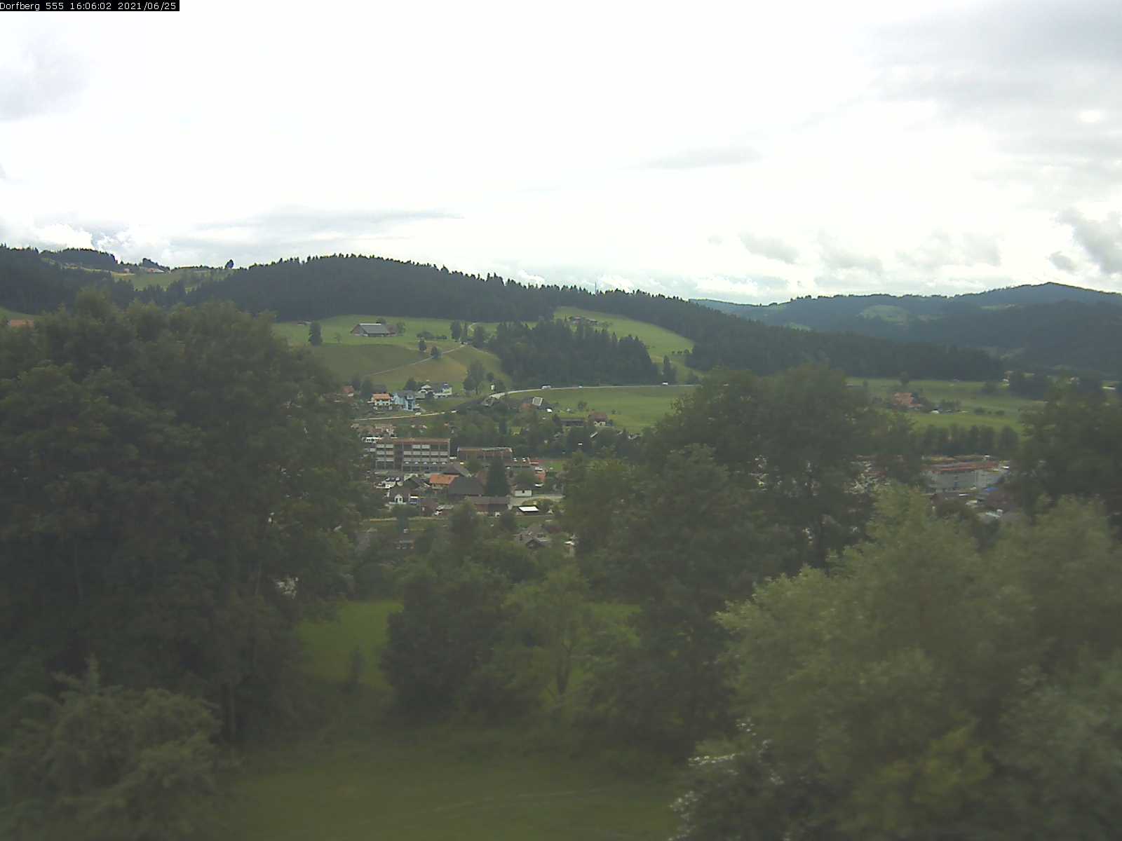 Webcam-Bild: Aussicht vom Dorfberg in Langnau 20210625-160601