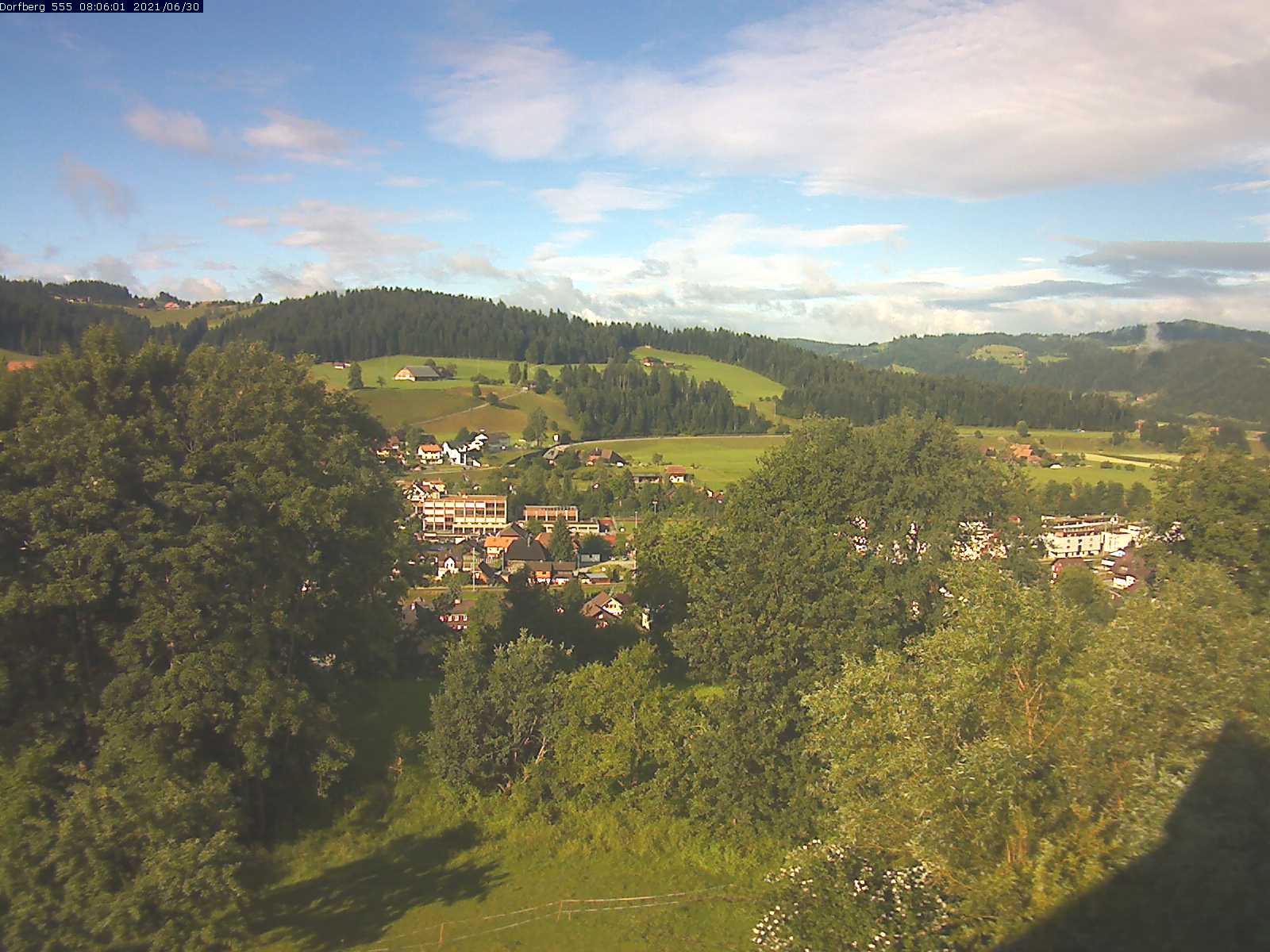 Webcam-Bild: Aussicht vom Dorfberg in Langnau 20210630-080601