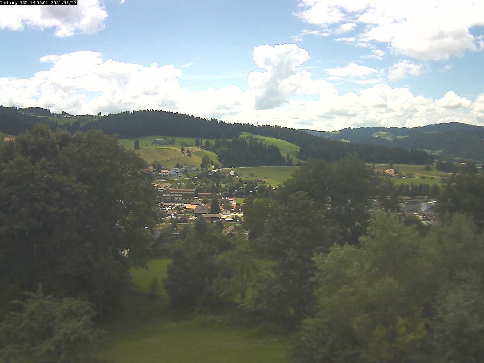 Webcam-Bild: Aussicht vom Dorfberg in Langnau 20210709-140601