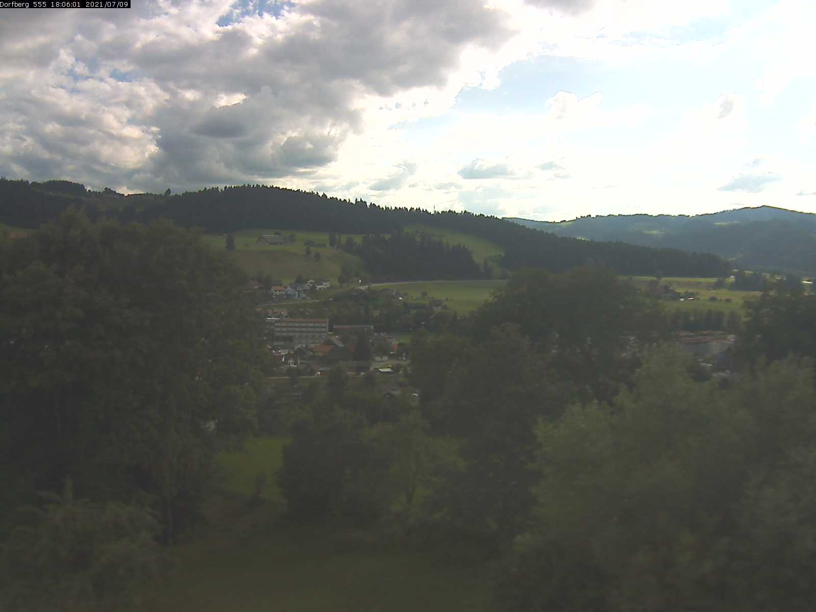 Webcam-Bild: Aussicht vom Dorfberg in Langnau 20210709-180601