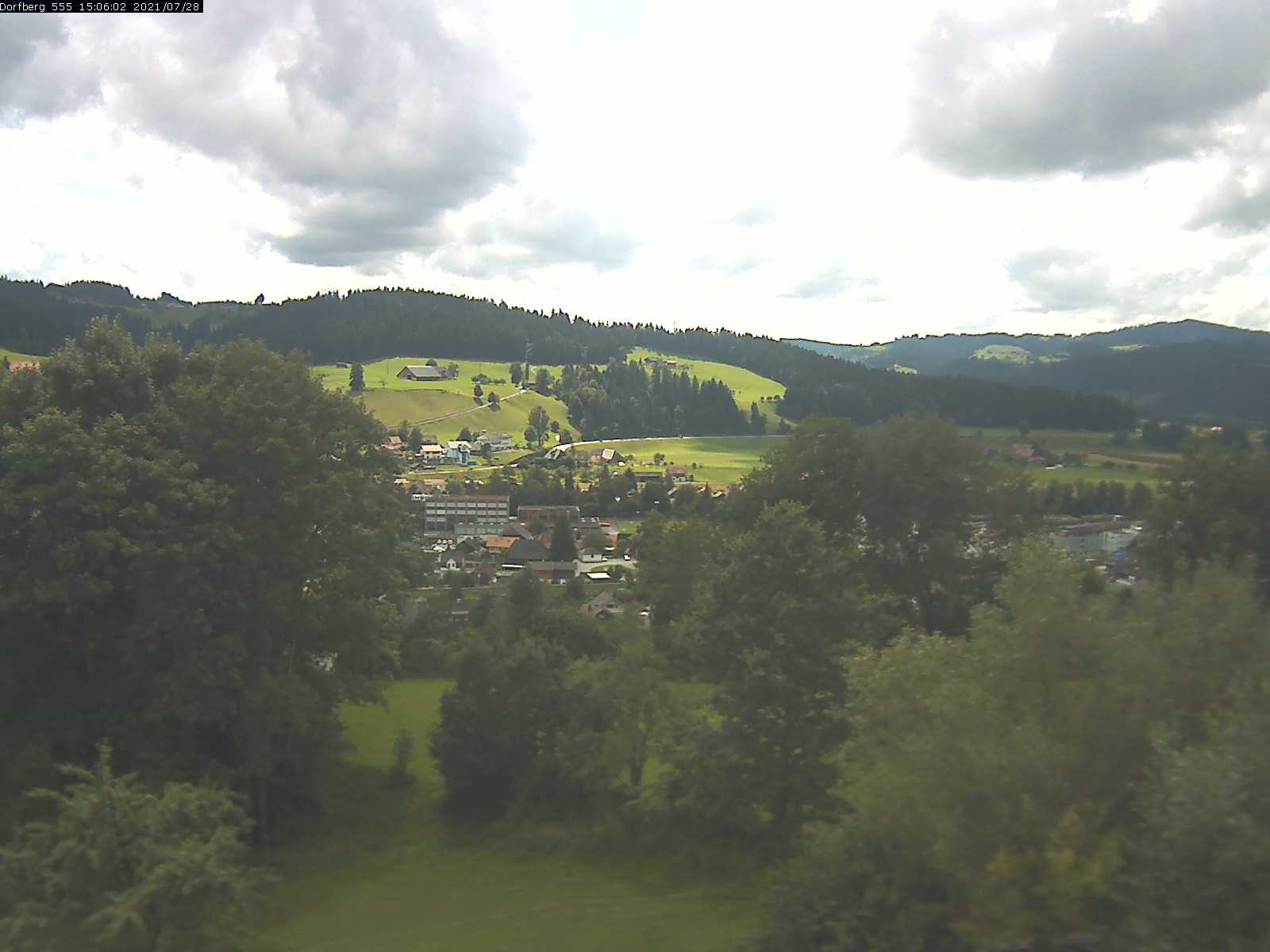 Webcam-Bild: Aussicht vom Dorfberg in Langnau 20210728-150601