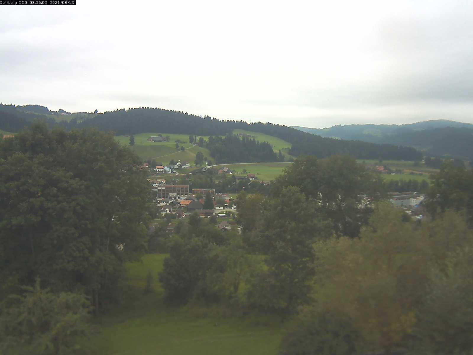 Webcam-Bild: Aussicht vom Dorfberg in Langnau 20210819-080601