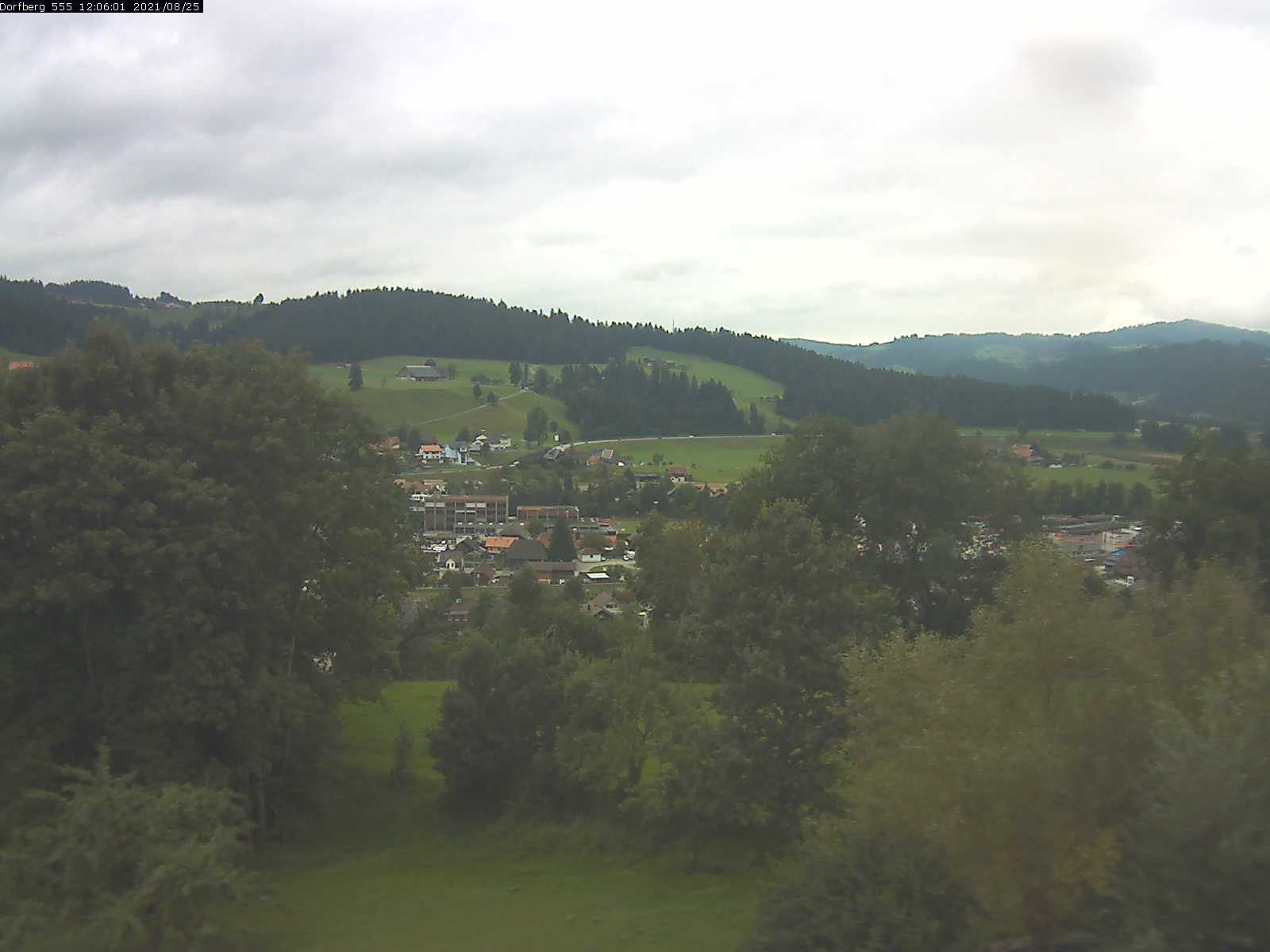 Webcam-Bild: Aussicht vom Dorfberg in Langnau 20210825-120601