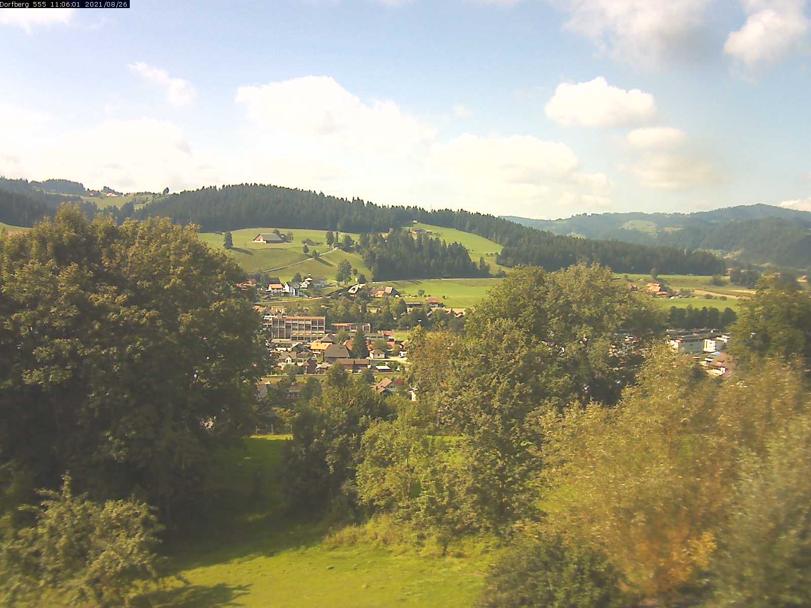 Webcam-Bild: Aussicht vom Dorfberg in Langnau 20210826-110601