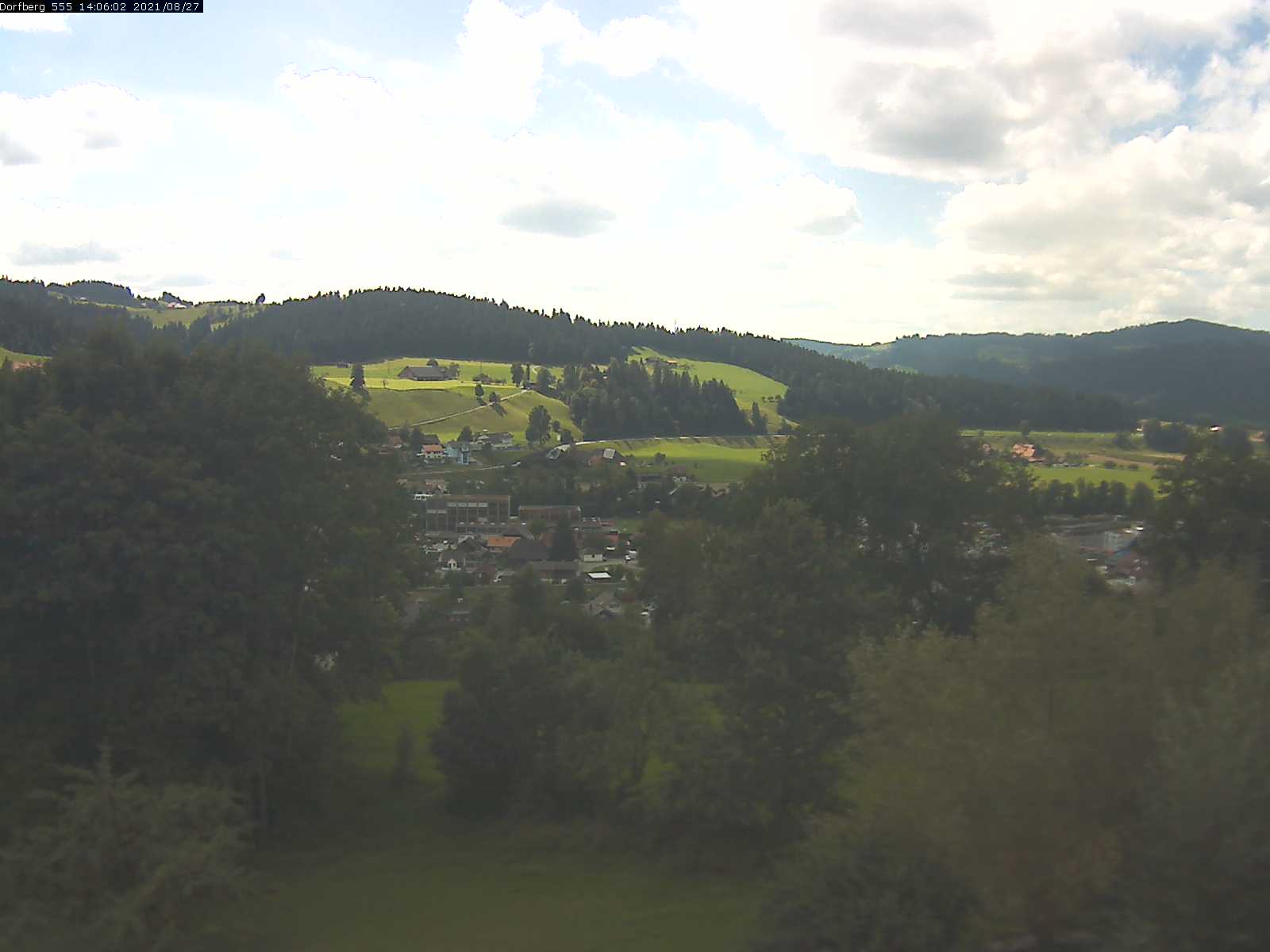 Webcam-Bild: Aussicht vom Dorfberg in Langnau 20210827-140601