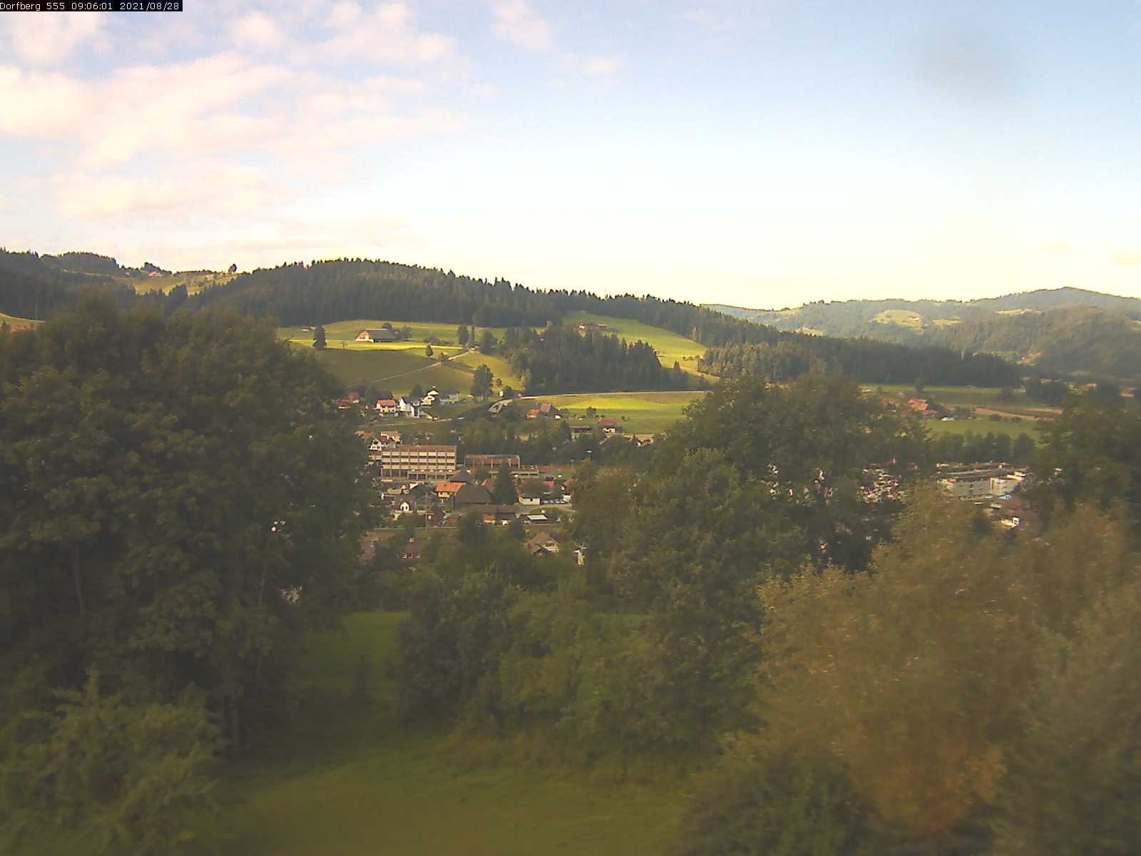 Webcam-Bild: Aussicht vom Dorfberg in Langnau 20210828-090601