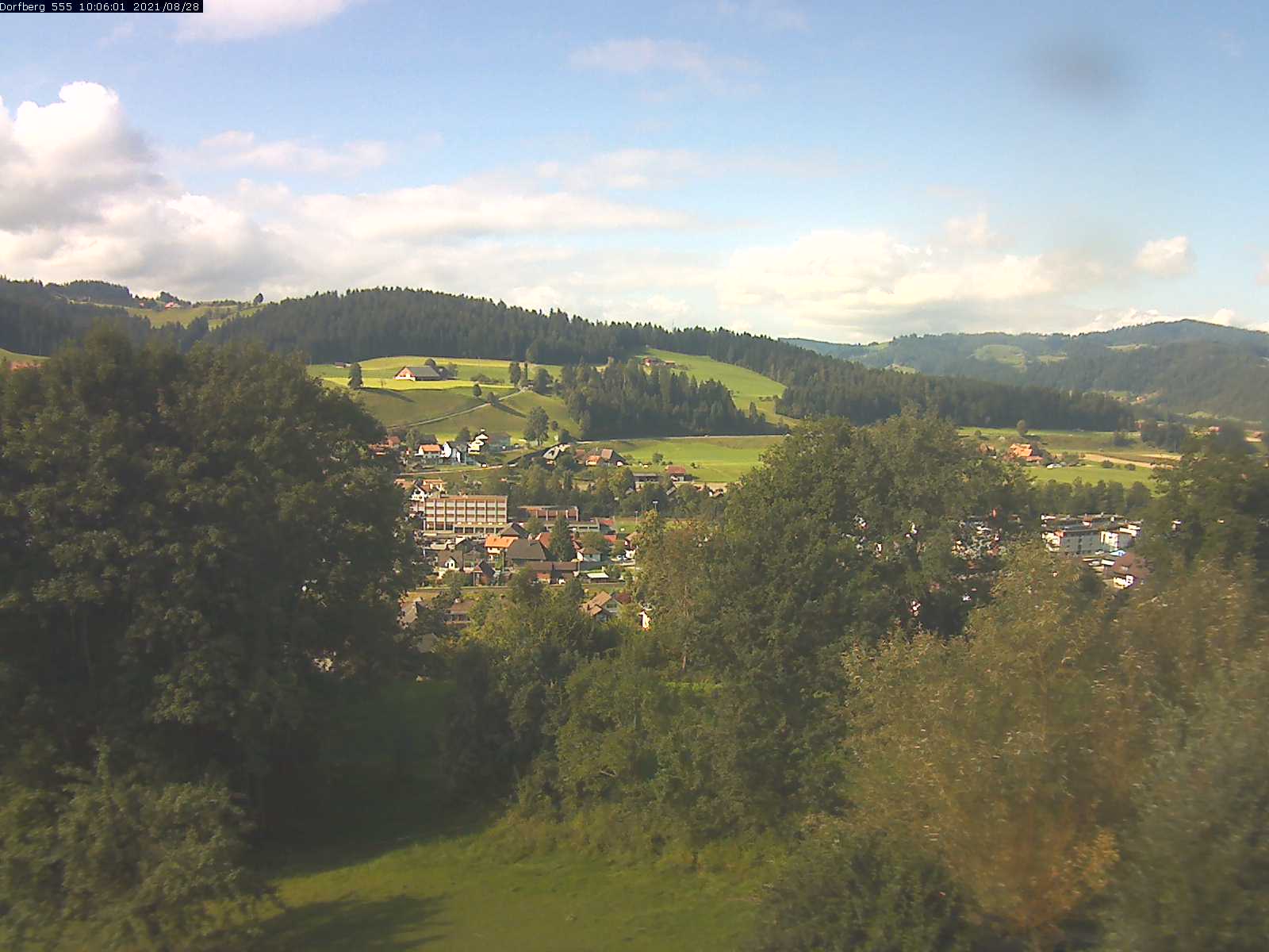 Webcam-Bild: Aussicht vom Dorfberg in Langnau 20210828-100601