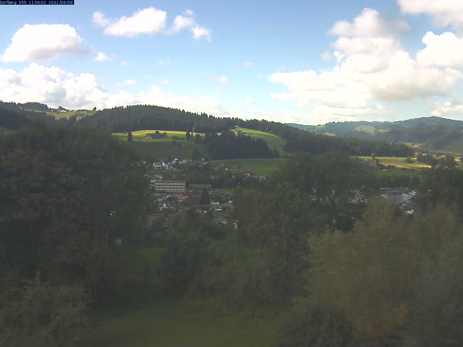 Webcam-Bild: Aussicht vom Dorfberg in Langnau 20210828-110601