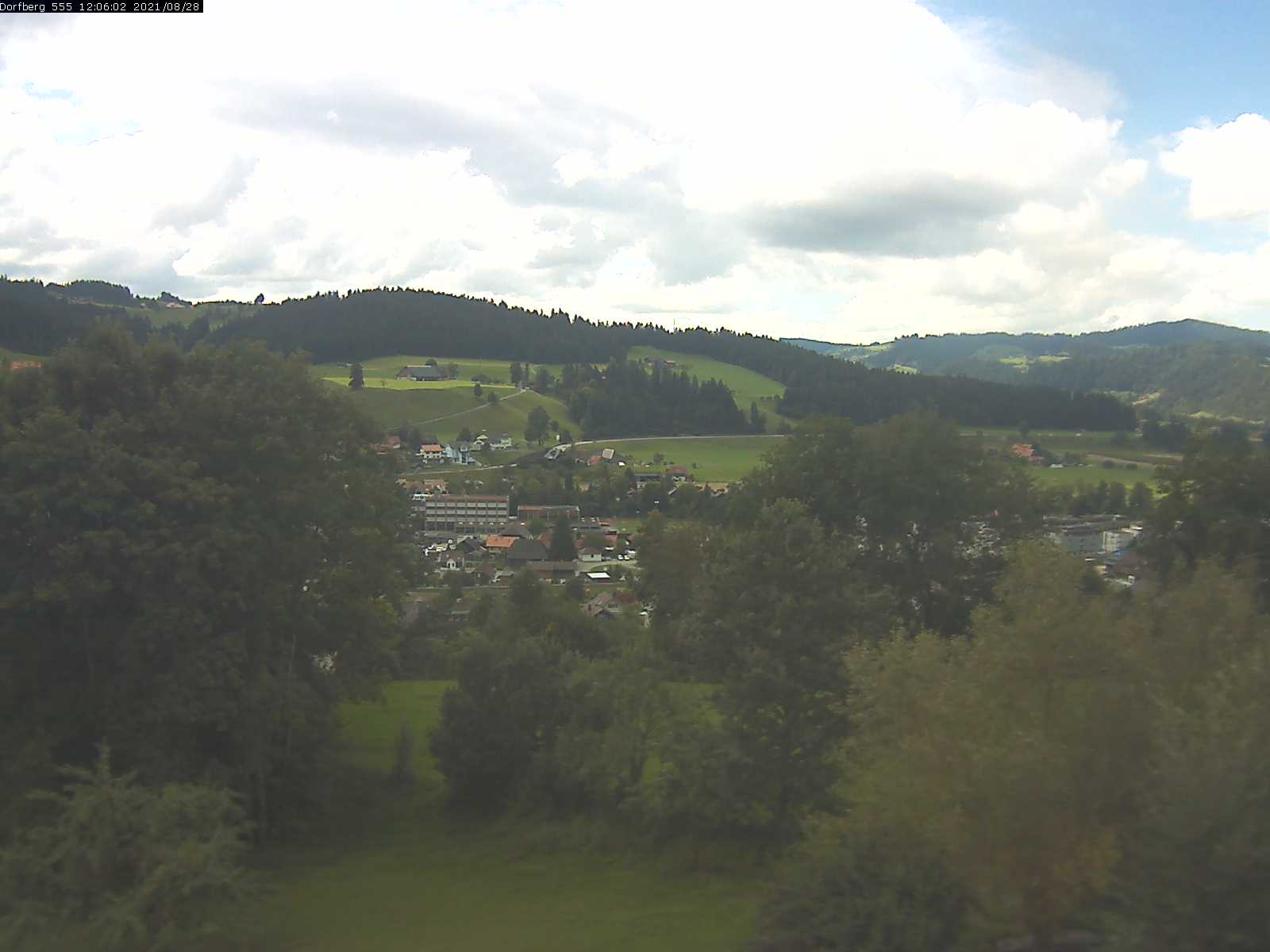 Webcam-Bild: Aussicht vom Dorfberg in Langnau 20210828-120601