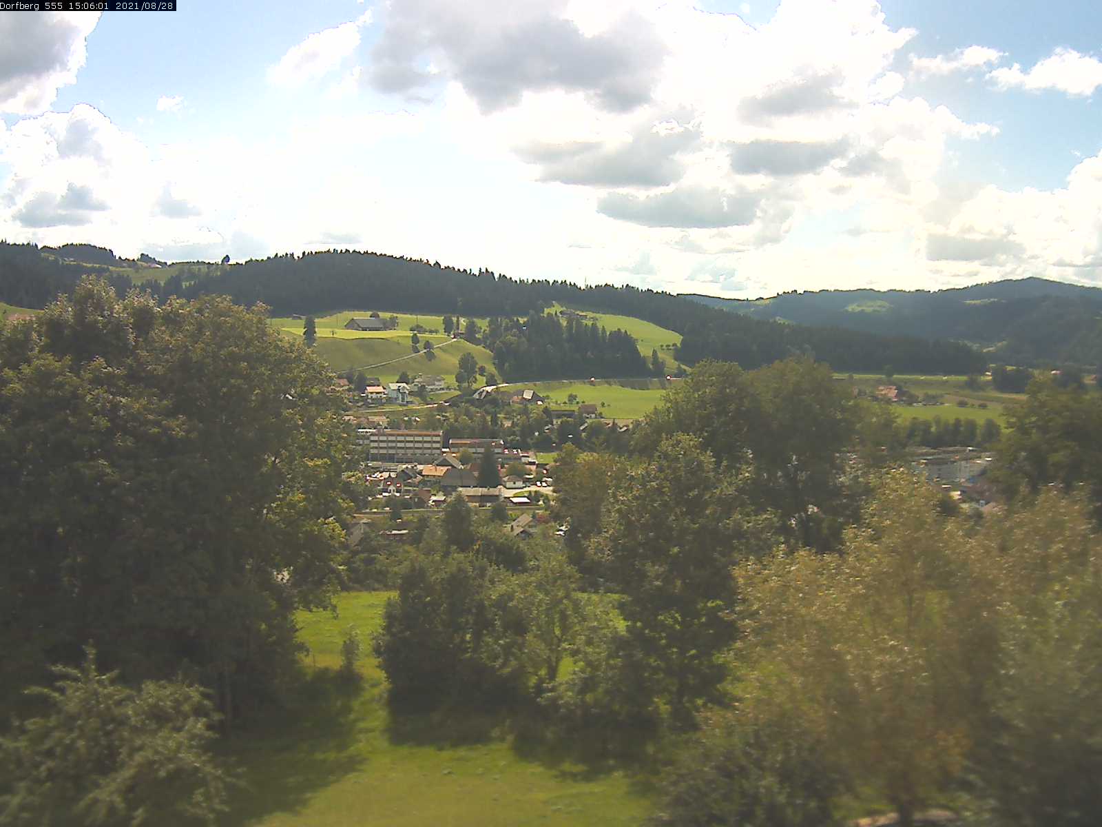 Webcam-Bild: Aussicht vom Dorfberg in Langnau 20210828-150601