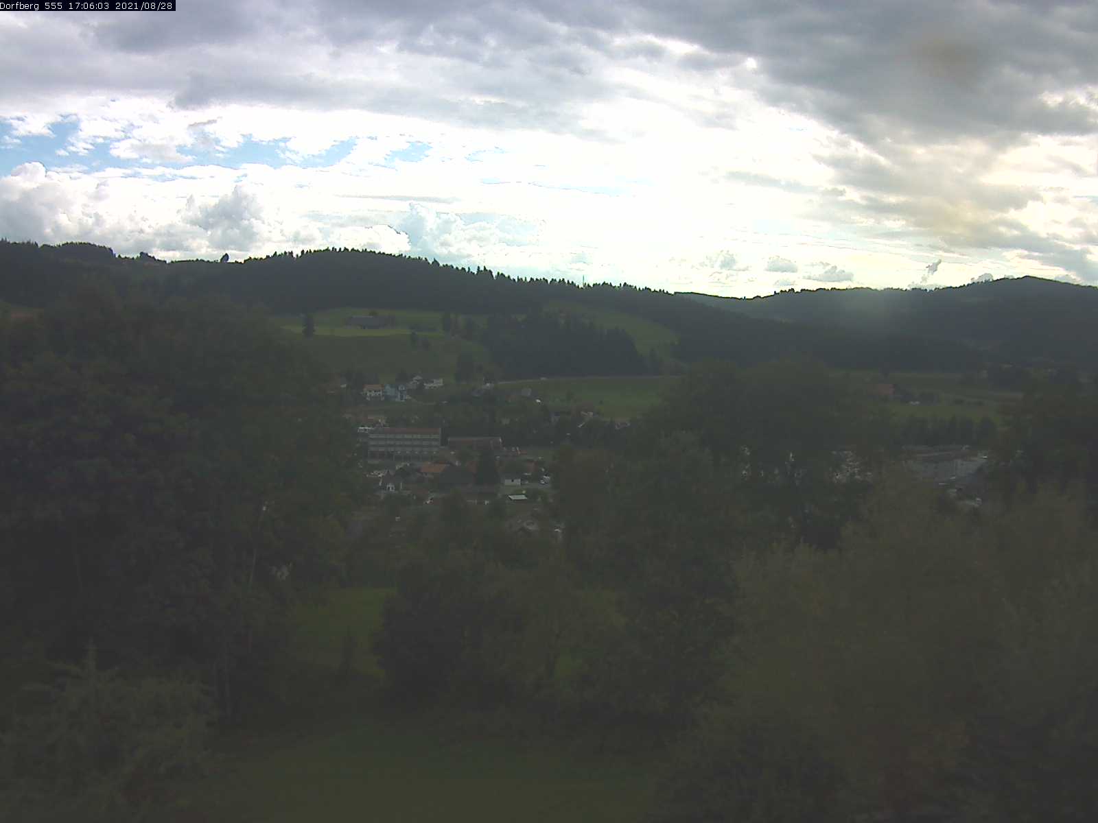 Webcam-Bild: Aussicht vom Dorfberg in Langnau 20210828-170601