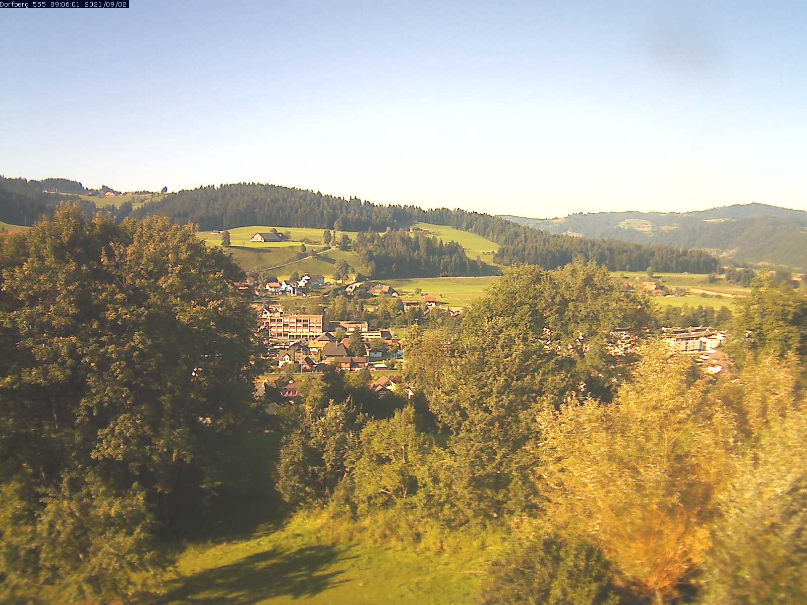 Webcam-Bild: Aussicht vom Dorfberg in Langnau 20210902-090601
