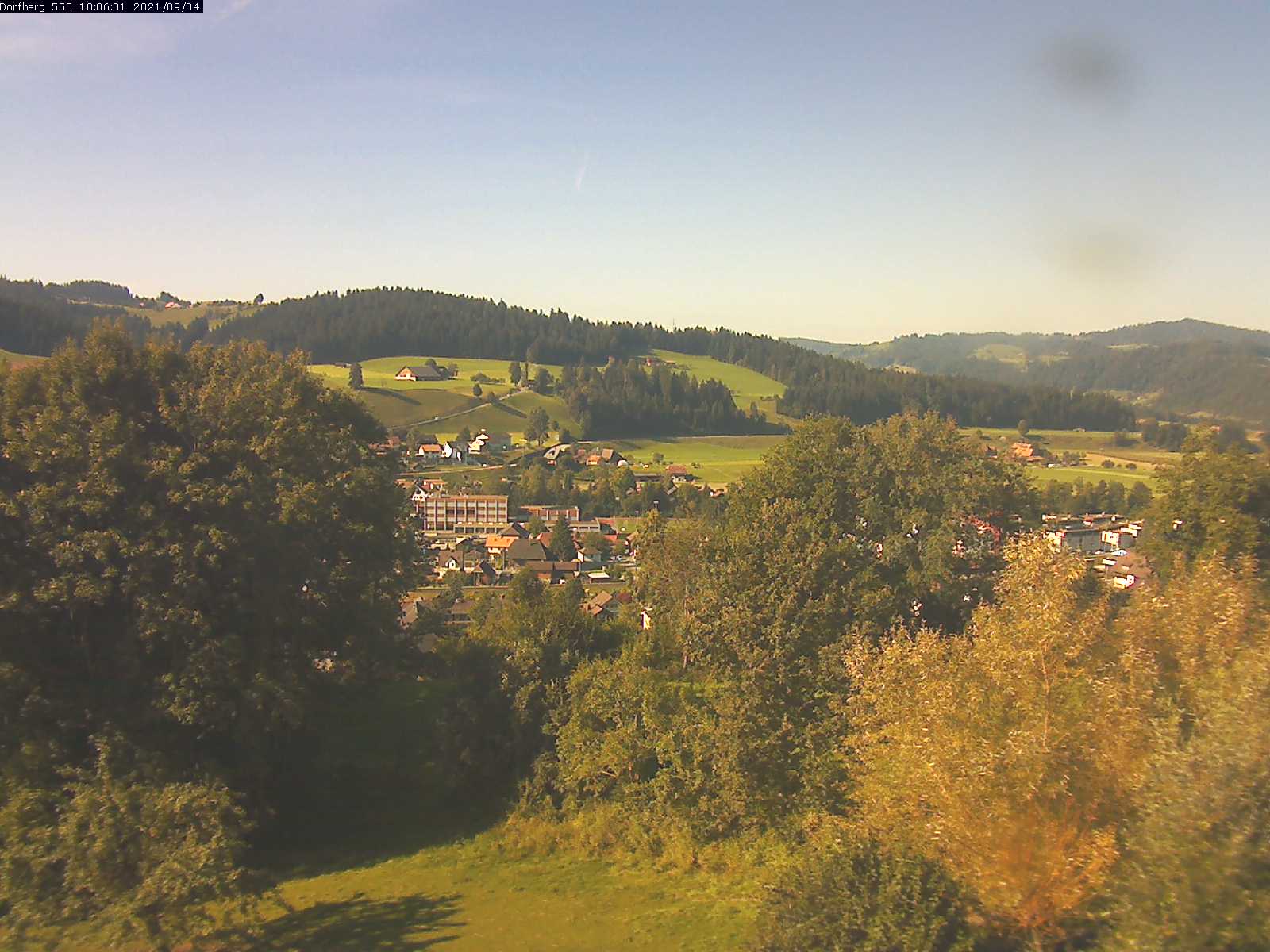 Webcam-Bild: Aussicht vom Dorfberg in Langnau 20210904-100601