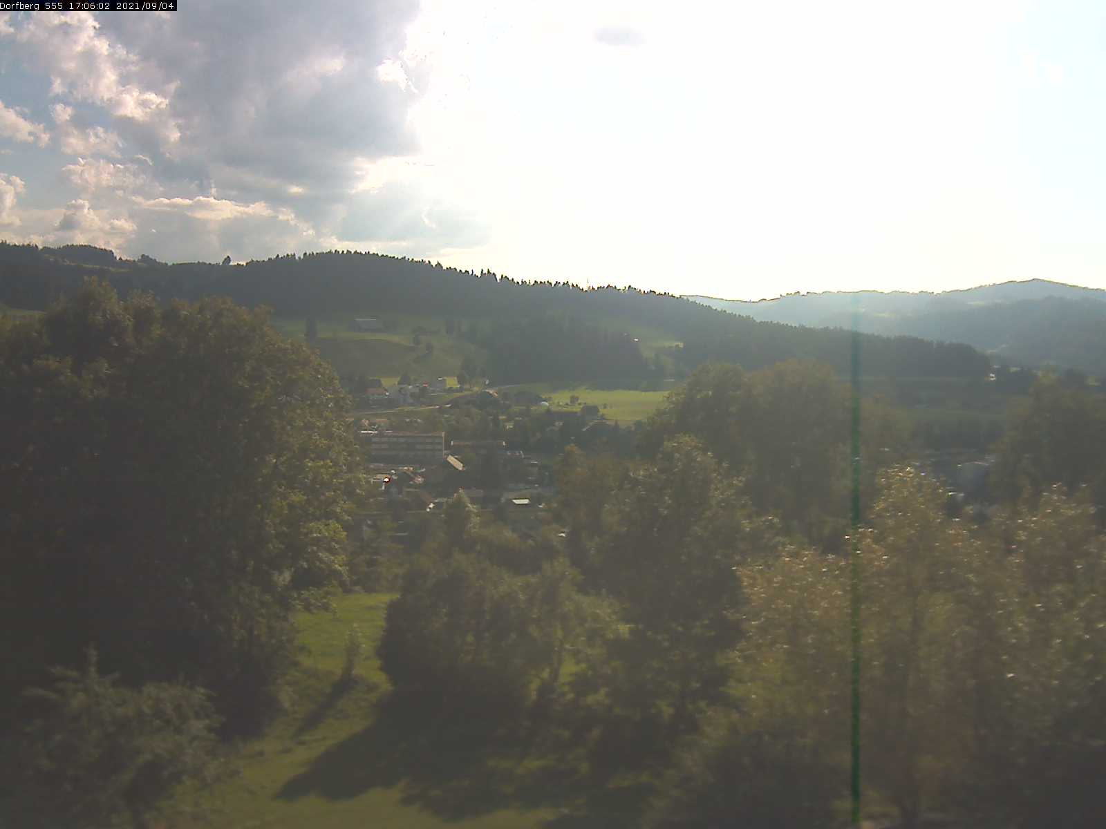 Webcam-Bild: Aussicht vom Dorfberg in Langnau 20210904-170601