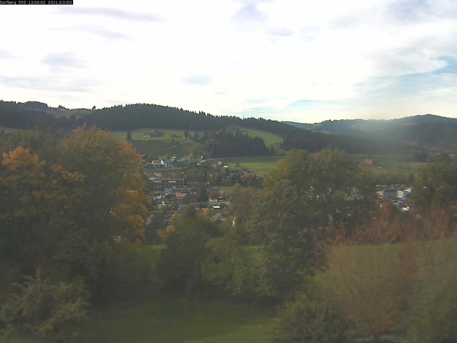 Webcam-Bild: Aussicht vom Dorfberg in Langnau 20211020-120601