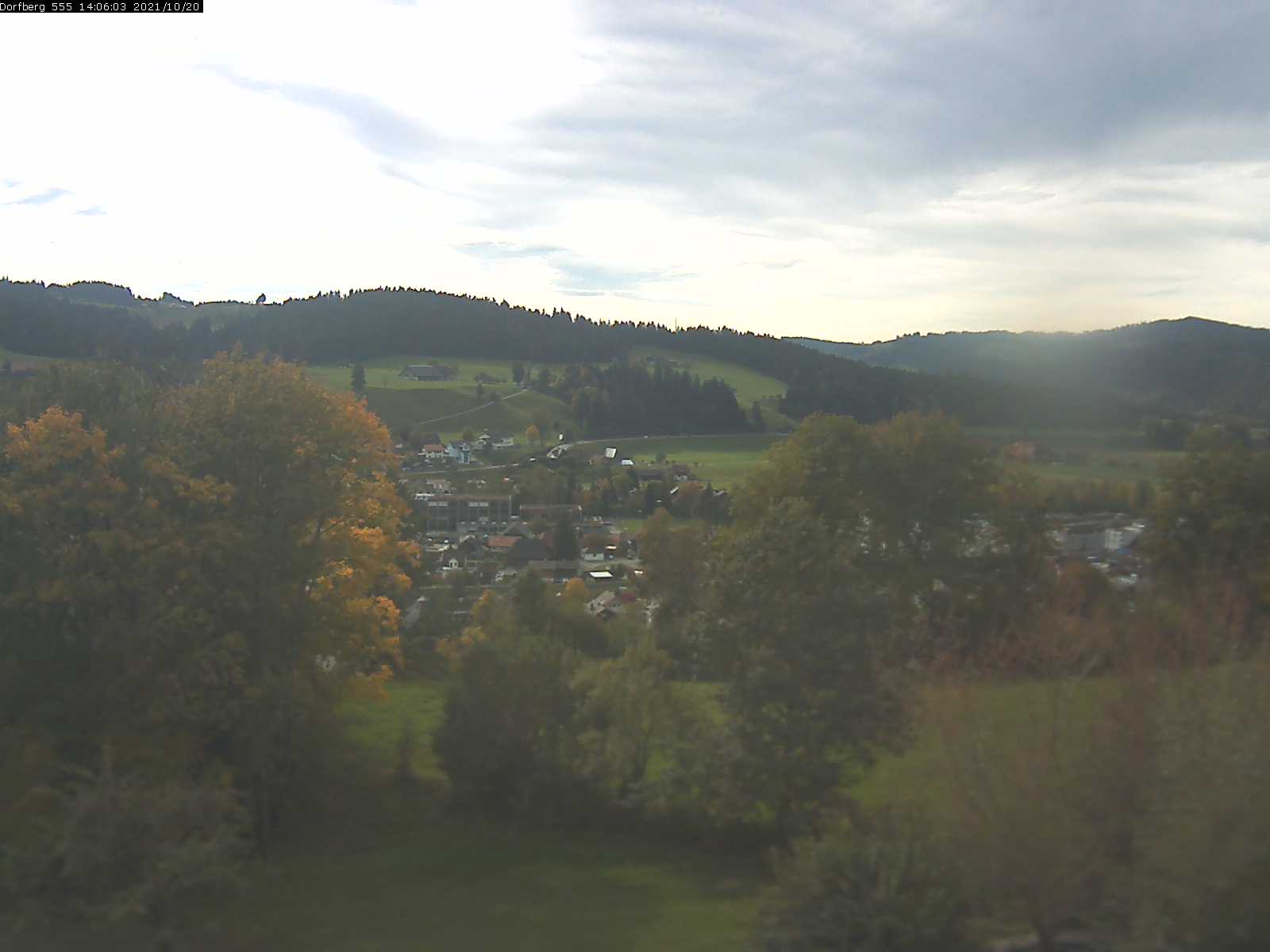 Webcam-Bild: Aussicht vom Dorfberg in Langnau 20211020-140602