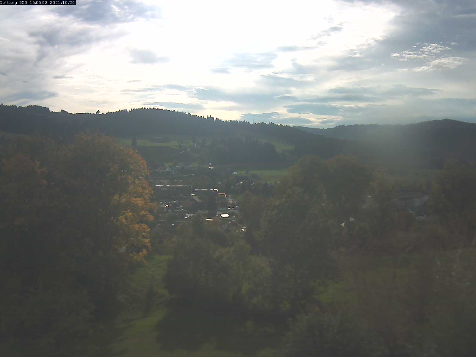 Webcam-Bild: Aussicht vom Dorfberg in Langnau 20211020-160601