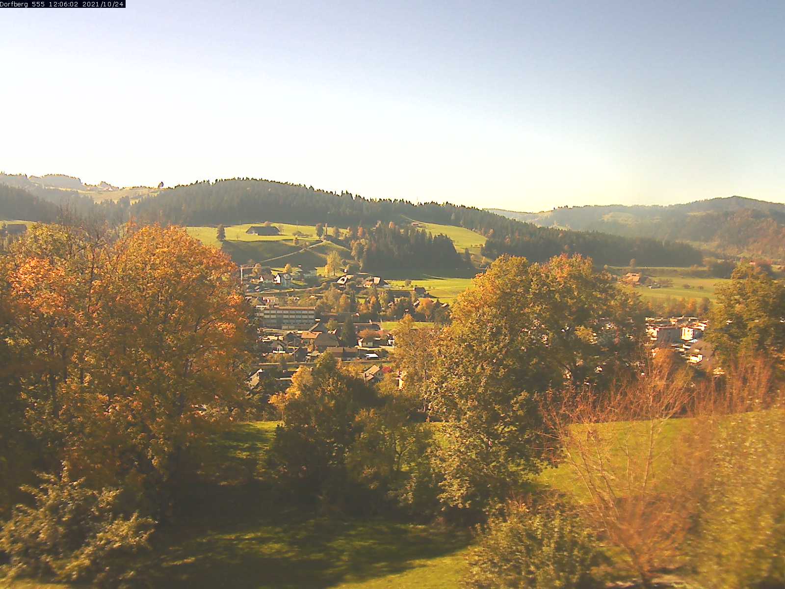 Webcam-Bild: Aussicht vom Dorfberg in Langnau 20211024-120601