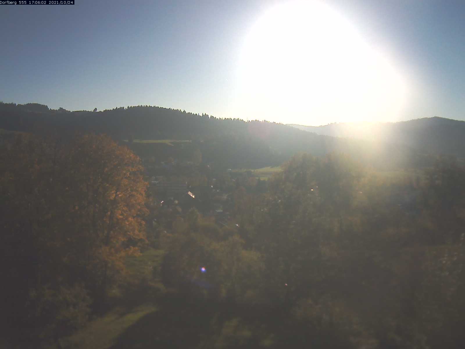 Webcam-Bild: Aussicht vom Dorfberg in Langnau 20211024-170601