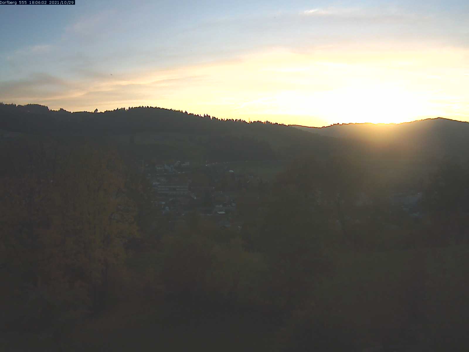 Webcam-Bild: Aussicht vom Dorfberg in Langnau 20211029-180601