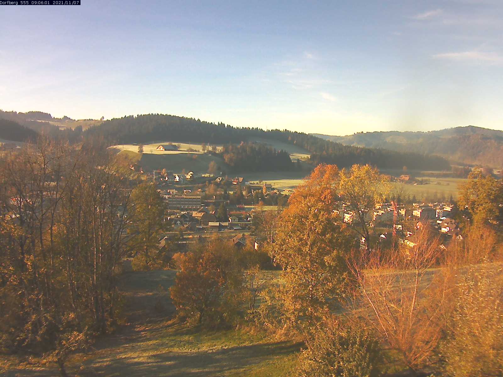 Webcam-Bild: Aussicht vom Dorfberg in Langnau 20211107-090601