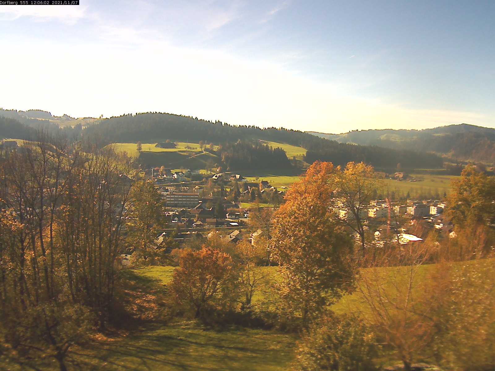 Webcam-Bild: Aussicht vom Dorfberg in Langnau 20211107-120601