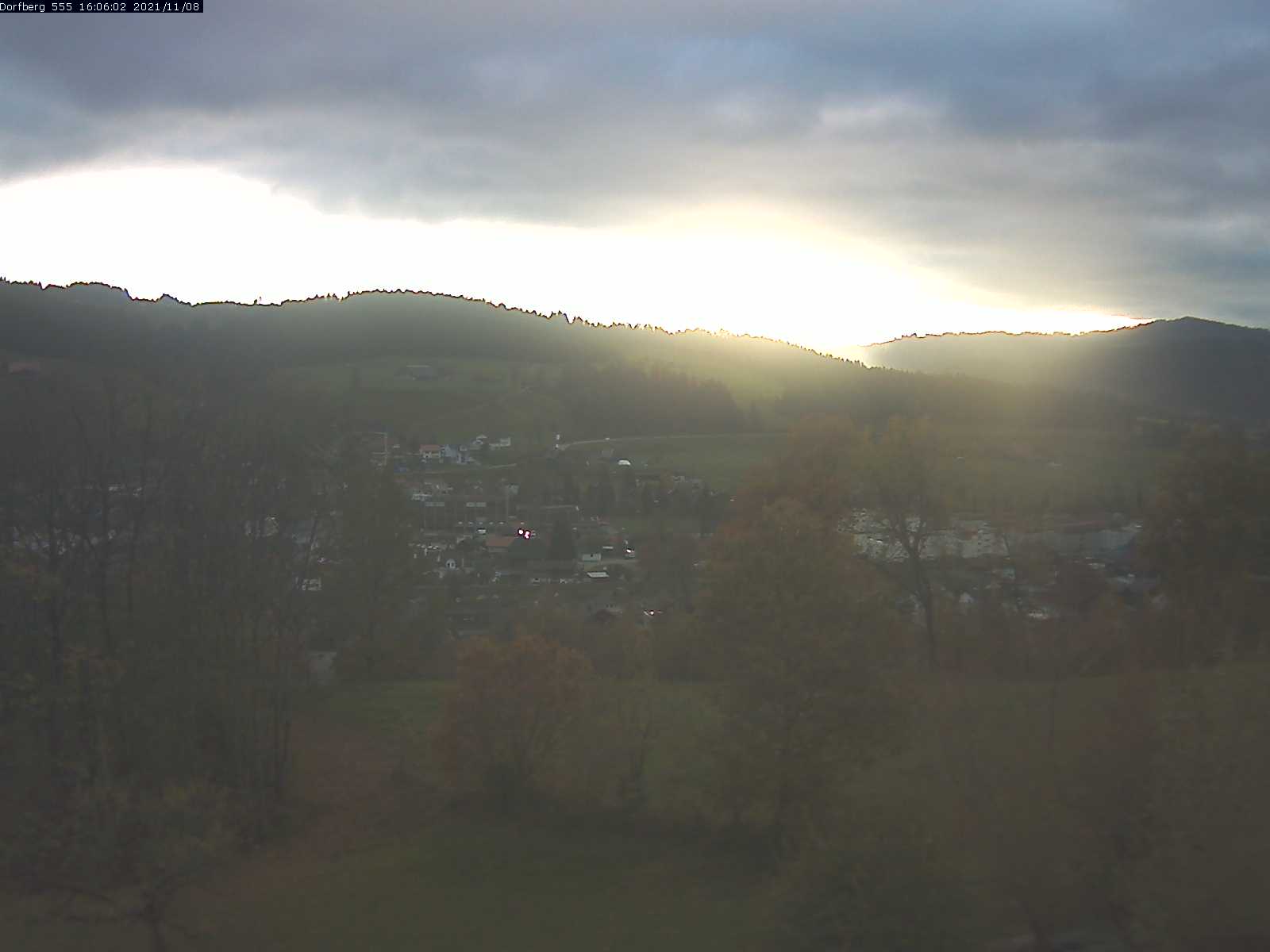 Webcam-Bild: Aussicht vom Dorfberg in Langnau 20211108-160601
