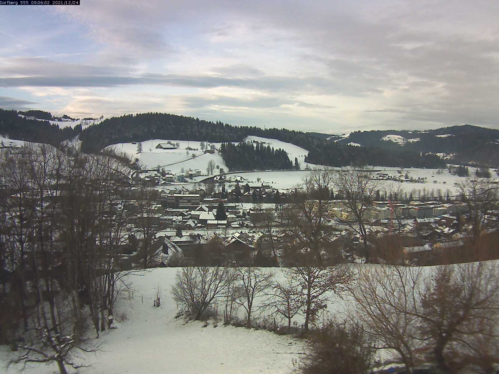 Webcam-Bild: Aussicht vom Dorfberg in Langnau 20211224-090601